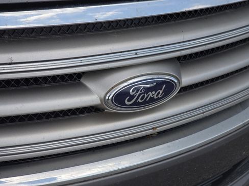 Used 2014 Ford Taurus SEL w/ Equipment Group 201A AWD/4WD image 5