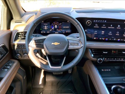 Used 2025 Chevrolet Tahoe High Country w/ Sun And Tow Package image 5