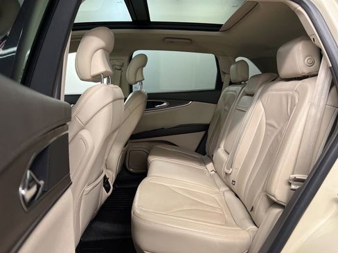 Used 2016 Lincoln MKX Reserve AWD/4WD image 32