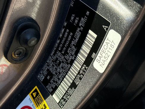 Used 2016 Toyota Highlander XLE image 32