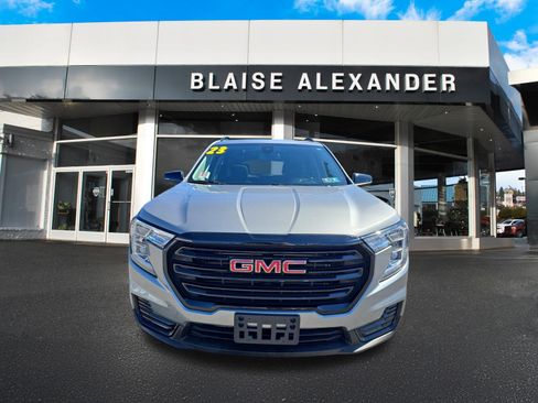 Used 2023 GMC Terrain SLE w/ Driver Convenience Package AWD/4WD image 10