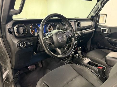 Used 2020 Jeep Gladiator Sport AWD/4WD image 19