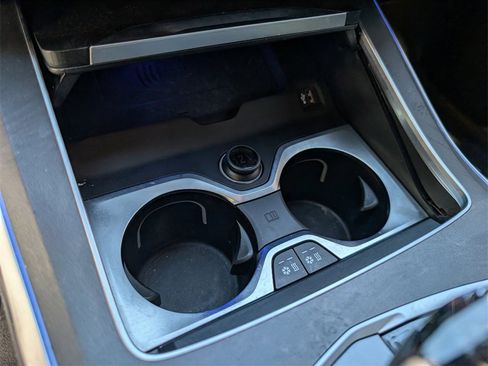 Used 2022 BMW X7 M50i image 34