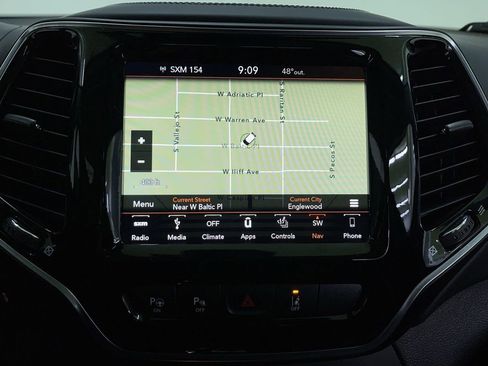 Used 2019 Jeep Cherokee Overland w/ Technology Group image 23