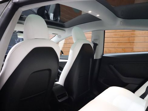 Used 2022 Tesla Model 3 image 56