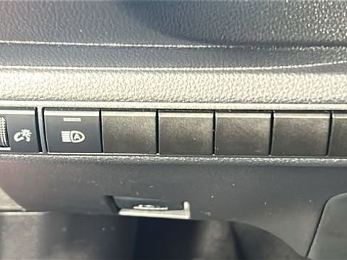 Used 2020 Toyota Corolla LE FWD image 19