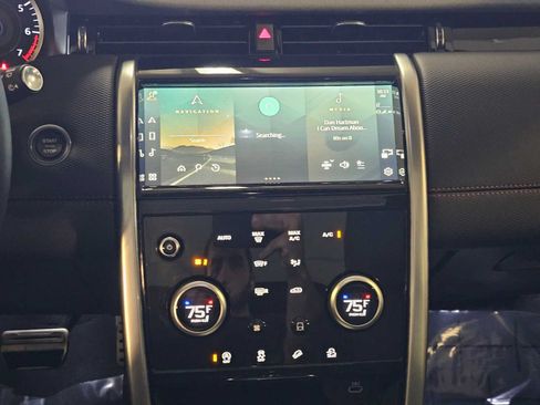 Used 2023 Land Rover Discovery Sport SE R-Dynamic AWD/4WD image 13
