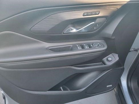 Certified 2024 GMC Terrain SLT w/ Infotainment Package II image 6