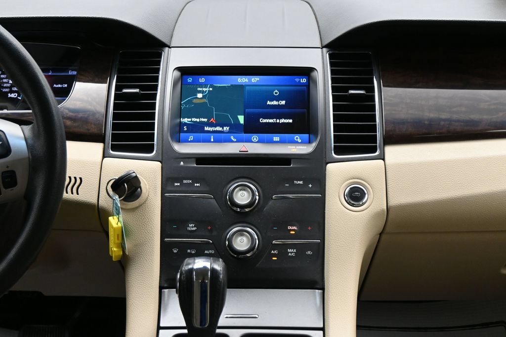 Used 2018 Ford Taurus SEL FWD image 19