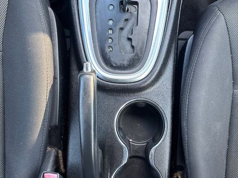 Used 2013 Dodge Avenger SE FWD image 16