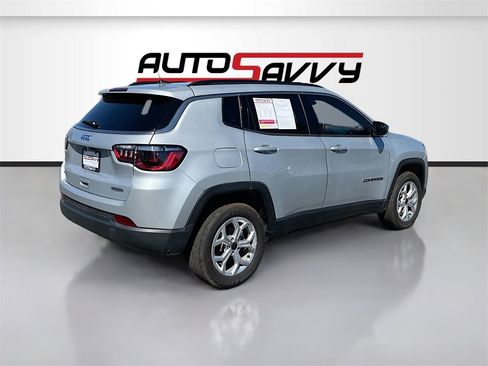 Used 2025 Jeep Compass Latitude image 7