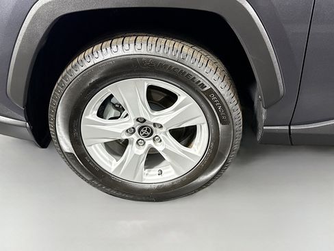 Used 2021 Toyota RAV4 XLE FWD image 38