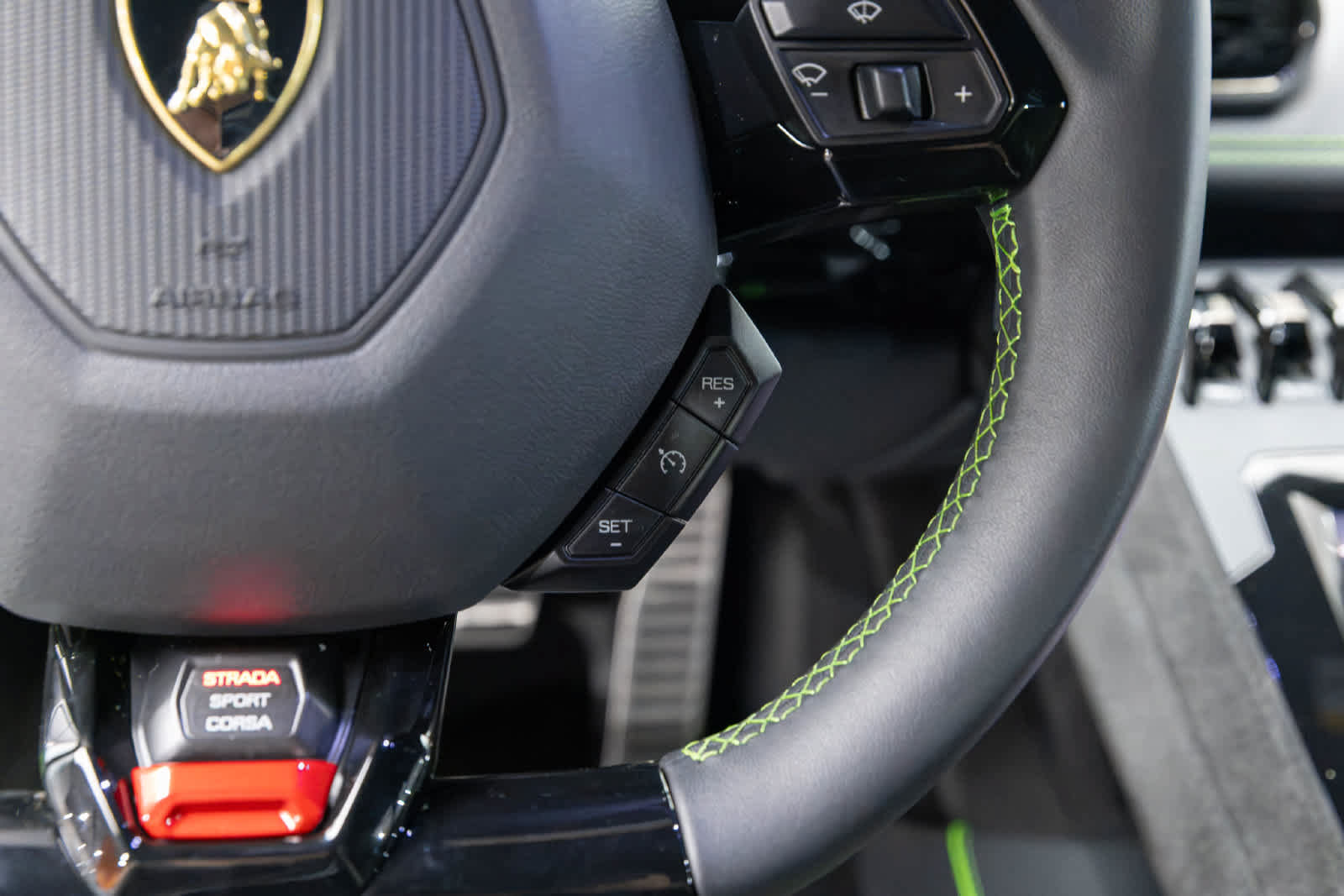 Used 2023 Lamborghini Huracan Tecnica RWD image 31