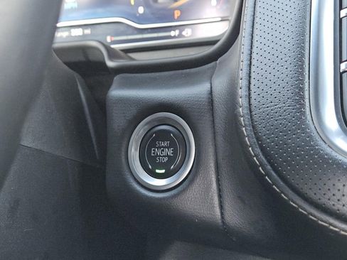 Used 2023 Chevrolet Suburban Premier image 17