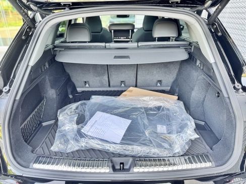 New 2025 Audi Q5 Premium image 16