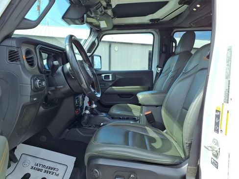 Used 2024 Jeep Gladiator Mojave AWD/4WD image 13
