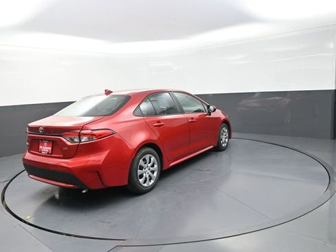 Used 2021 Toyota Corolla LE FWD image 54