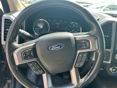 Used 2019 Ford Expedition Platinum RWD image 15