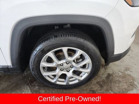 Certified 2022 Jeep Compass Latitude w/ Sun and Sound Group AWD/4WD image 39