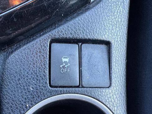 Used 2018 Toyota Corolla LE image 21