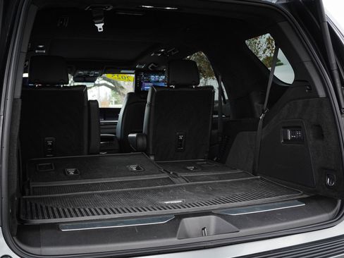 Used 2025 Cadillac Escalade Sport Platinum w/ LPO, ONYX Package image 34