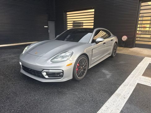 Certified 2022 Porsche Panamera GTS AWD/4WD image 1