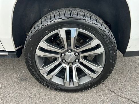 Used 2020 GMC Yukon XL Denali w/ Denali Premium Package image 15
