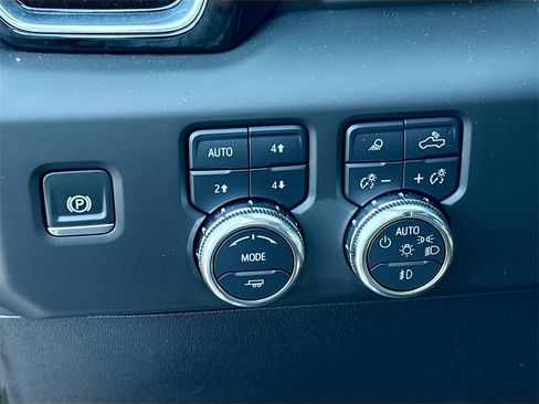 Used 2025 GMC Sierra 2500 Denali w/ Denali Reserve Package image 11