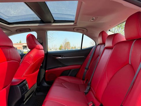 Used 2018 Toyota Camry XSE image 15