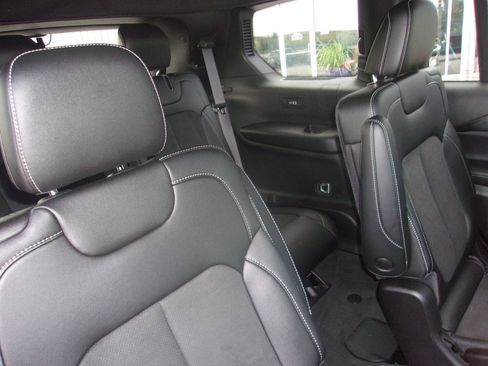 Used 2024 Jeep Grand Cherokee L Altitude AWD/4WD image 16