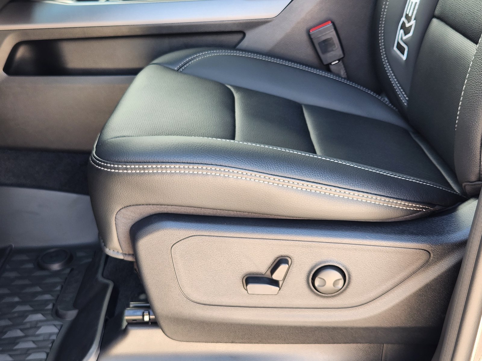 New 2027 RAM 1500 Rebel w/ Rebel Level 2 Equipment Group AWD/4WD image 23