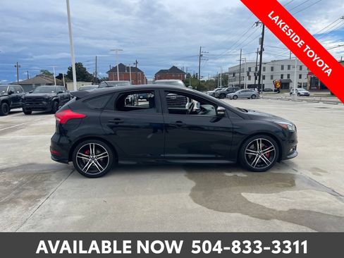 Used 2018 Ford Focus ST FWD image 6
