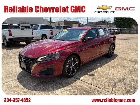 Used 2025 Nissan Altima 2.5 SR AWD/4WD image 1