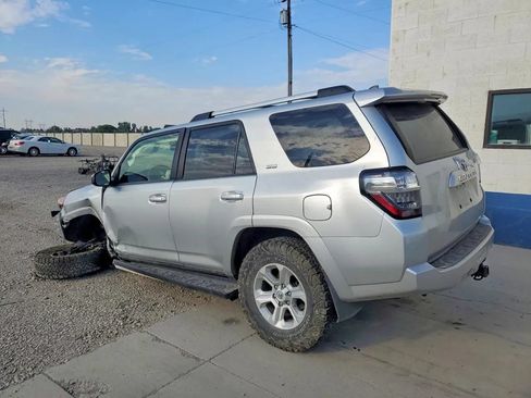 Used 2022 Toyota 4Runner SR5 AWD/4WD image 4