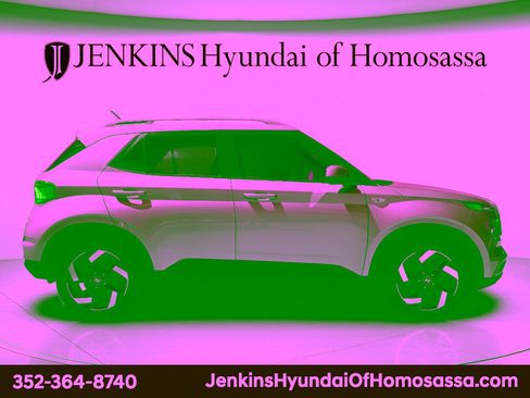 Used 2023 Hyundai Venue SEL FWD image 2