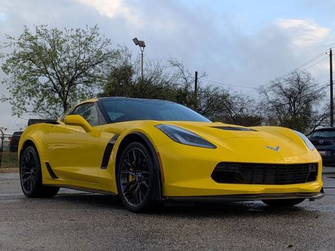 Used 2015 Chevrolet Corvette Z06 w/ 3LZ Preferred Equipment Group image 3