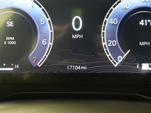Used 2023 Jeep Grand Cherokee Altitude AWD/4WD image 25