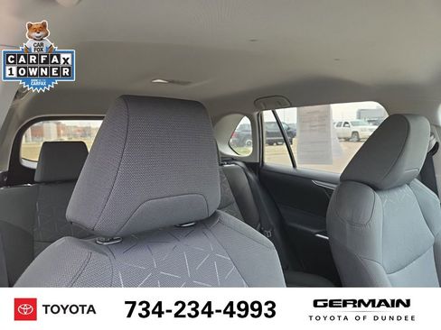 Used 2021 Toyota RAV4 XLE image 17