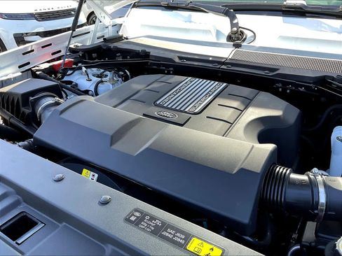New 2025 Land Rover Defender 90 V8 image 32