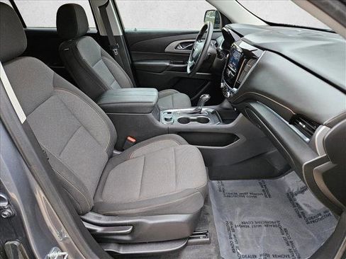 Used 2020 Chevrolet Traverse LS image 21