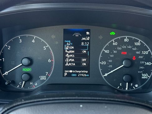 Used 2025 Toyota Corolla LE w/ Convenience Package FWD image 24