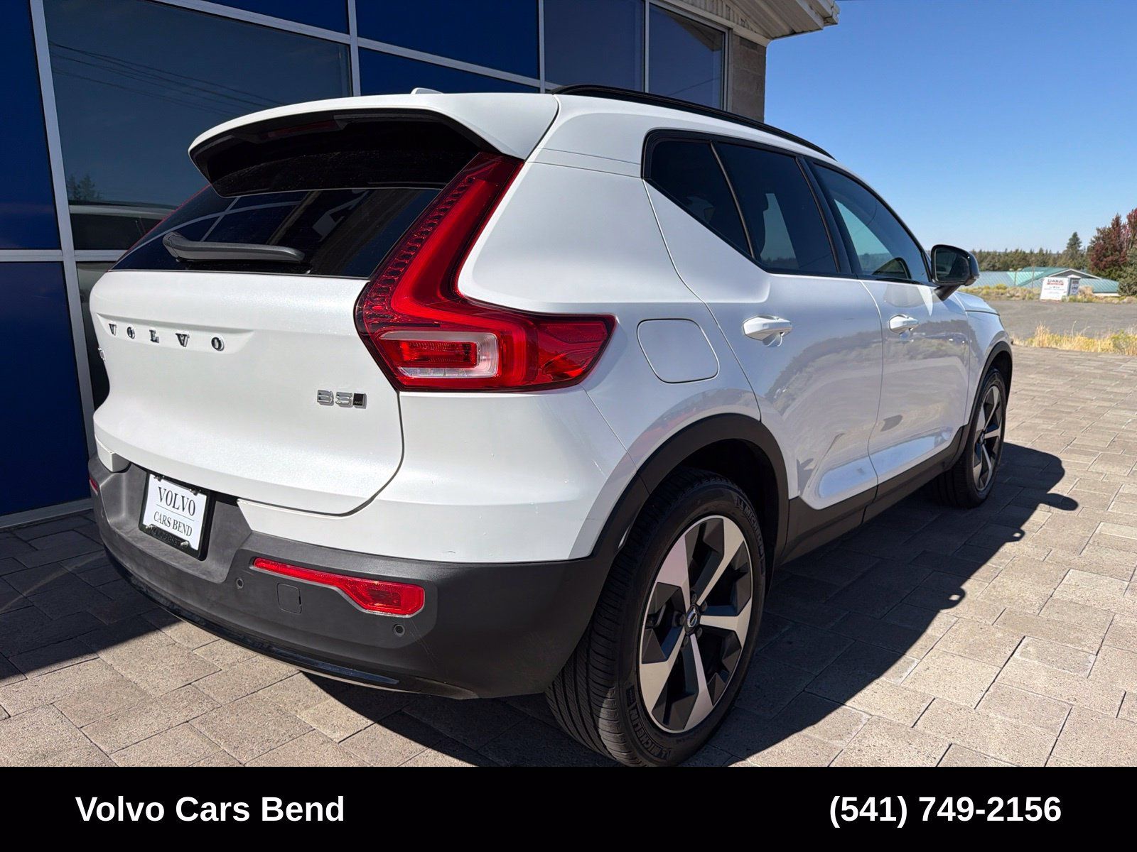 Used 2026 Volvo XC40 B5 Plus AWD/4WD image 6