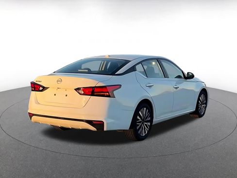 Used 2025 Nissan Altima 2.5 SV image 14