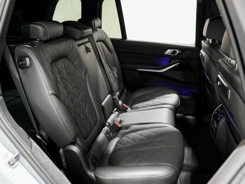 Used 2023 BMW X7 xDrive40i w/ Executive Package image 32