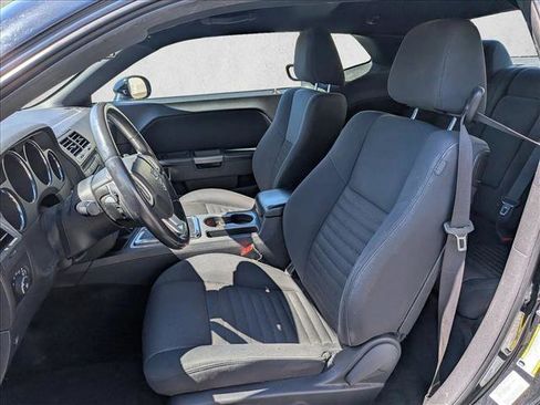 Used 2014 Dodge Challenger R/T RWD image 13