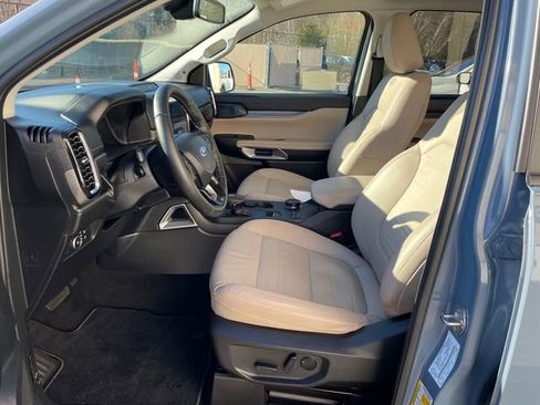 Used 2024 Ford Ranger Lariat w/ Trailer Tow Package image 38