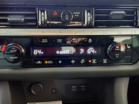 New 2026 Nissan Pathfinder SL image 13