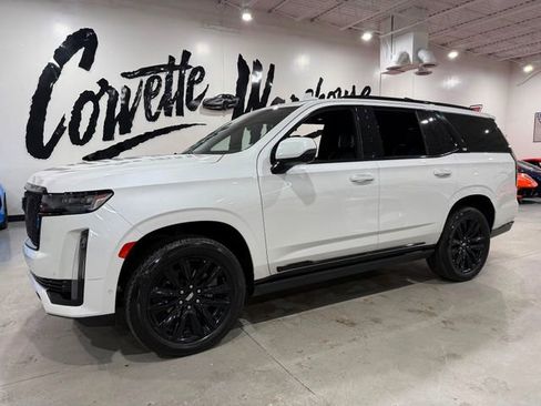 Used 2022 Cadillac Escalade Sport Platinum AWD/4WD image 1