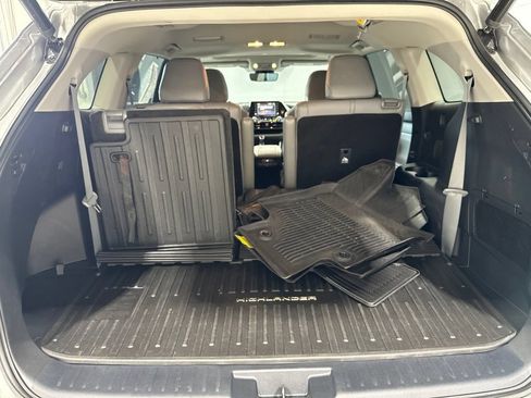 Used 2021 Toyota Highlander XLE AWD/4WD image 15