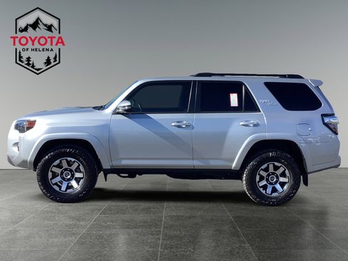 Certified 2022 Toyota 4Runner TRD Off-Road Premium w/ Moonroof Package image 2